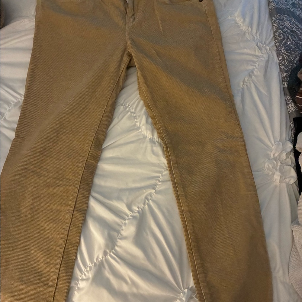 Vineyard Vines Women’s Slim Straight corduroy in Tan